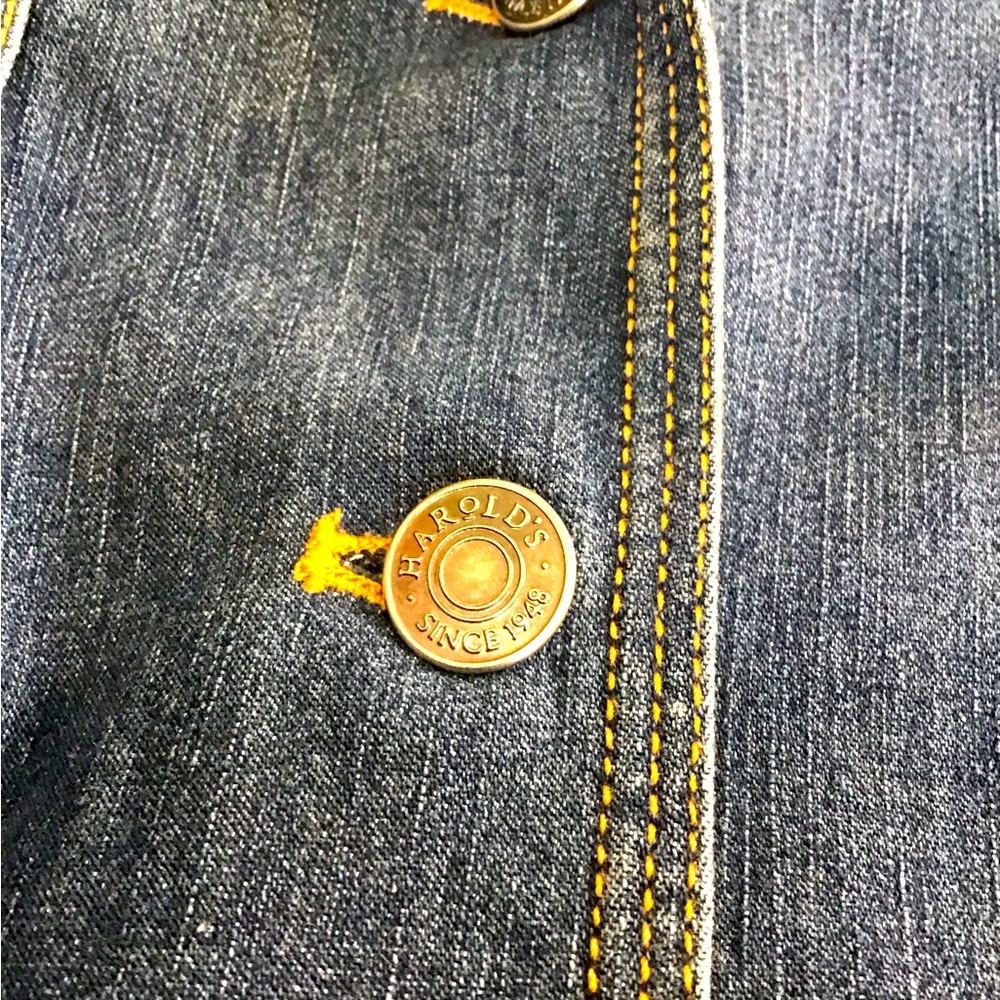 Harold’s Jacket - Picture 5 of 6